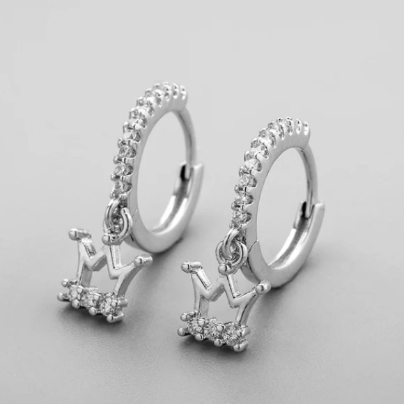 Jewelry - 👑 Insta sterling silver crown earrings